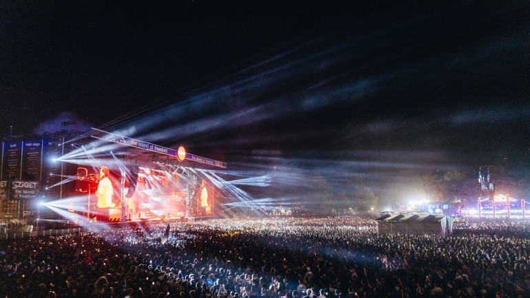 Fenomenul Sziget Câte zile rămân turiștii străini în Budapesta după festival și ce poate învăța România